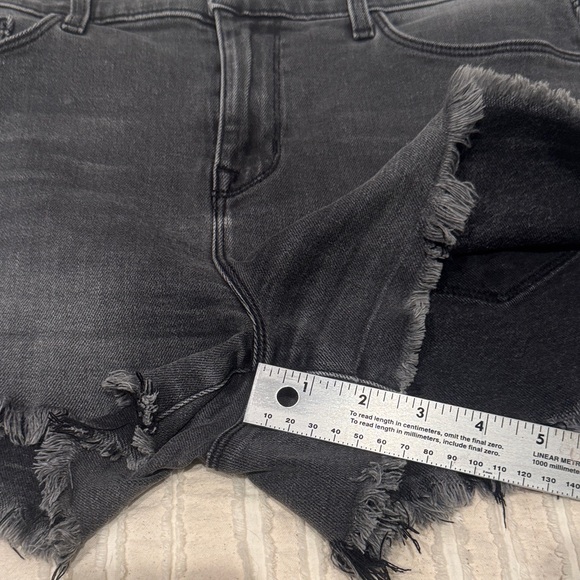 L'AGENCE Audrey Mid-Rise Charcoal Denim Frayed Raw Hem Shorts Vintage Black - 29 - Picture 12 of 13